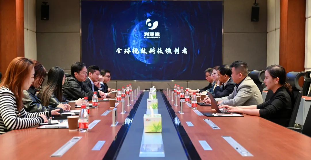 陆川导演到访高德娱乐，解锁文化+科技融合新路径